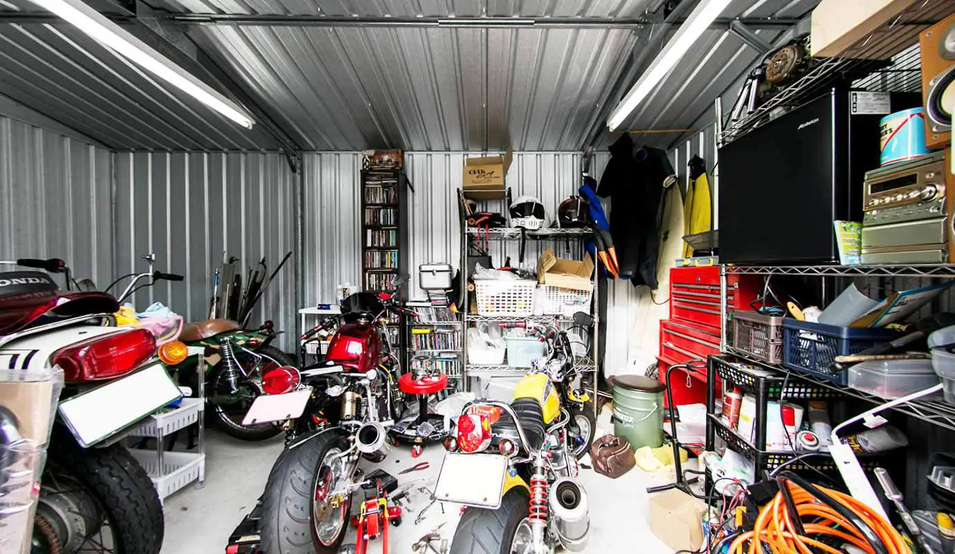 ユーロ物置 をバイクガレージにする方法 準備するものや概算費用は 物置のある暮らし